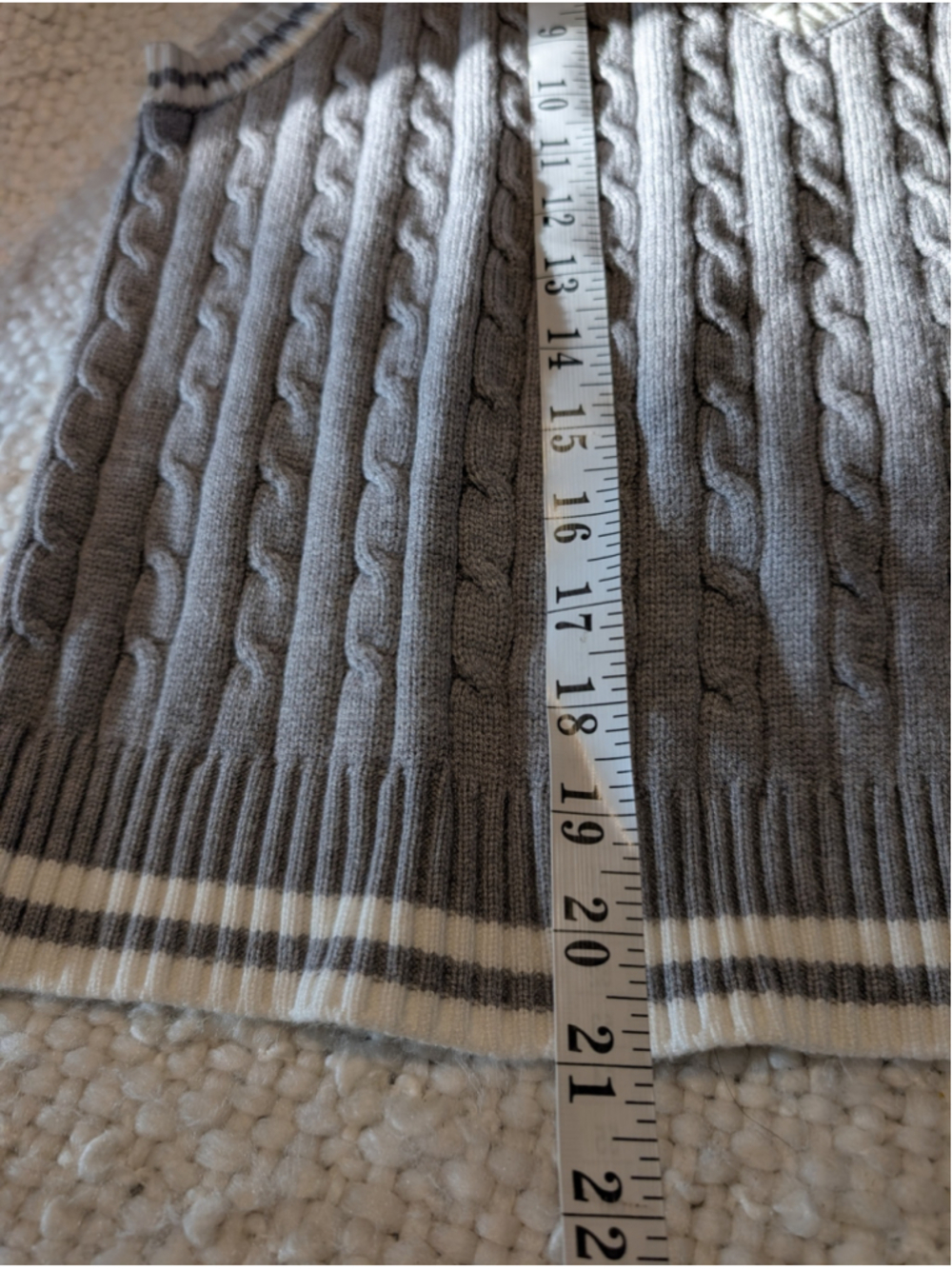 666 - Hyspels Gray Cable Knit Sweater Vest V-Neck Preppy Fall Layering - Picture 6 of 6